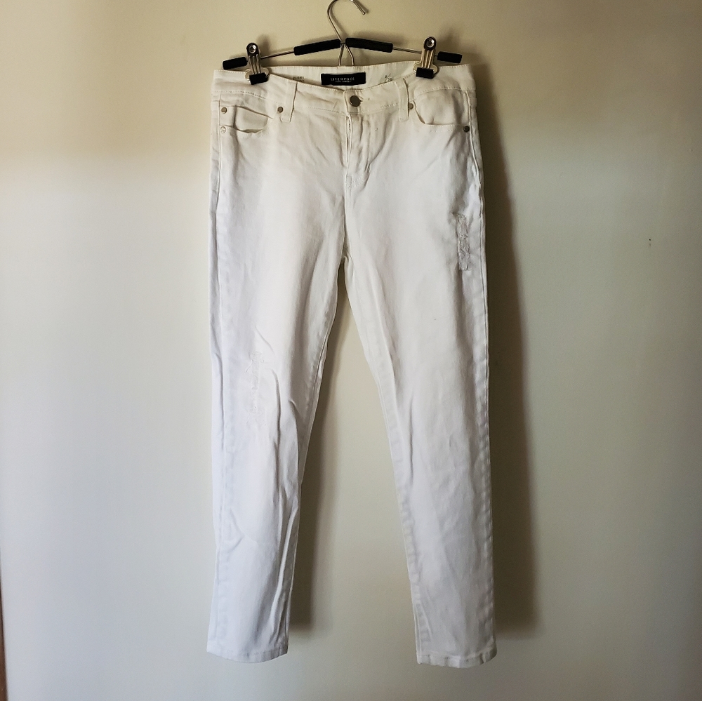 White ankle jeans